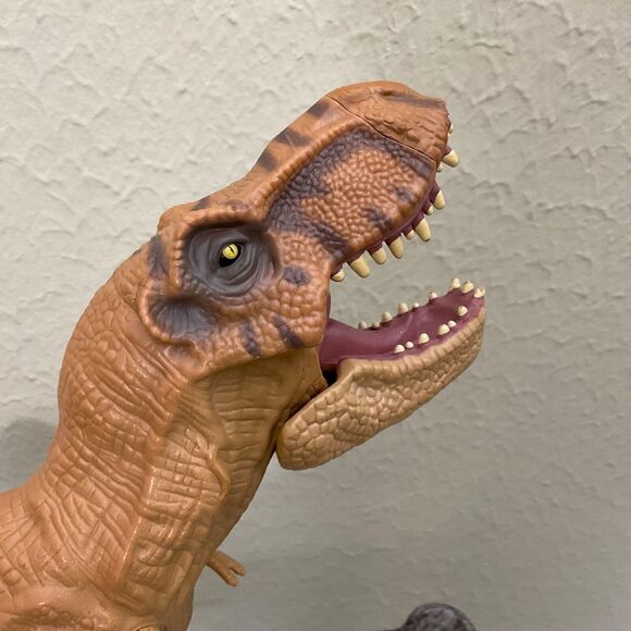 2015 Jurassic World Chomping T-Rex 16” Tyrannosaurus Rex Dinosaur Toy - Picture 5 of 10